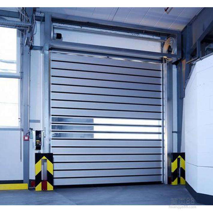 What are the installation requirements for a hard speed door?